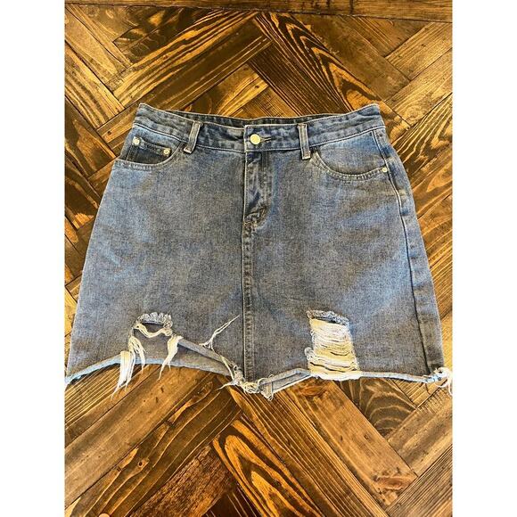 En Creme Dresses & Skirts - En Creme Denim Blue Jean Skirt Large Raw Hem Distressed Western Concert Festival